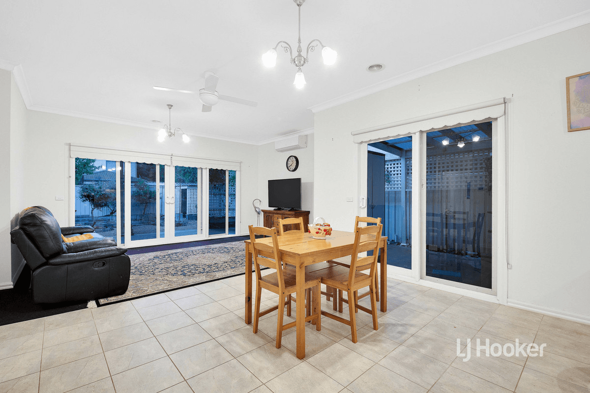 34 Sumner Crescent, POINT COOK, VIC 3030