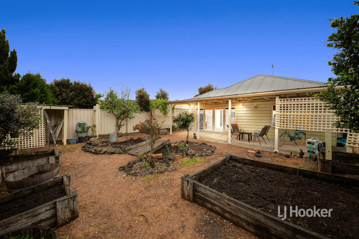 34 Sumner Crescent, POINT COOK, VIC 3030