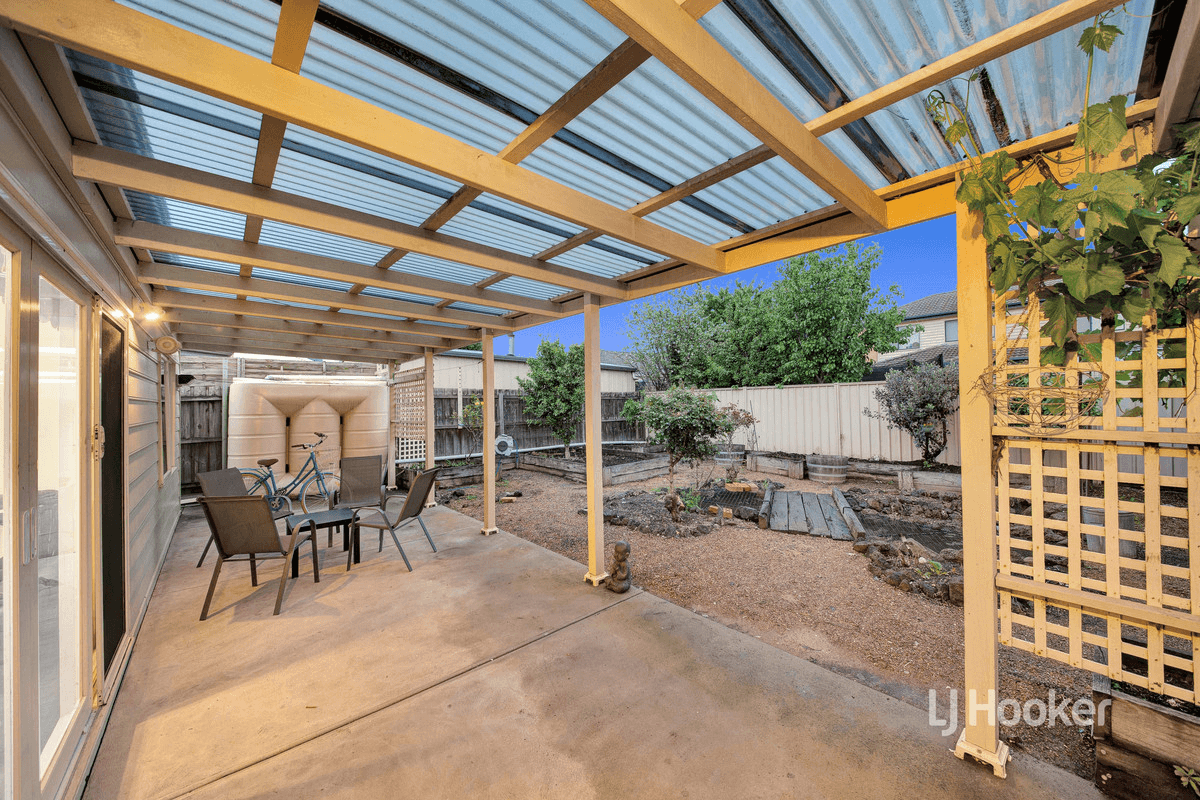 34 Sumner Crescent, POINT COOK, VIC 3030