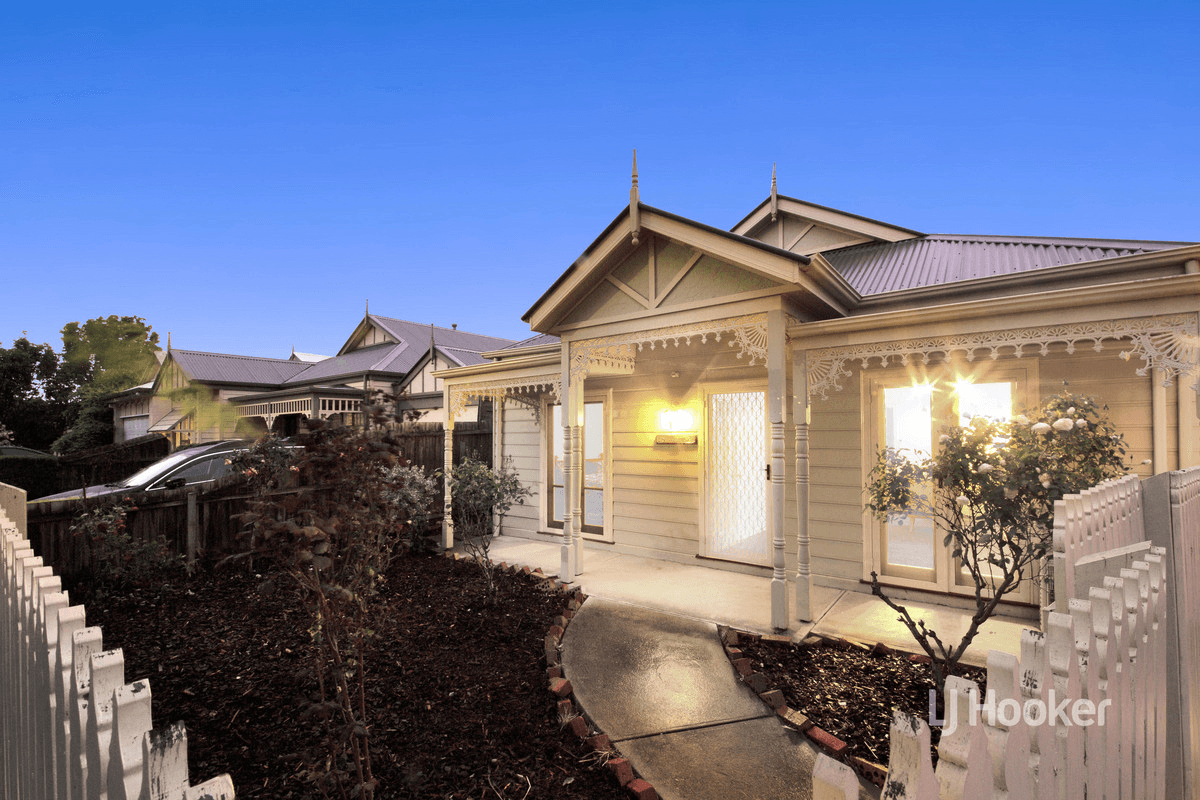 34 Sumner Crescent, POINT COOK, VIC 3030