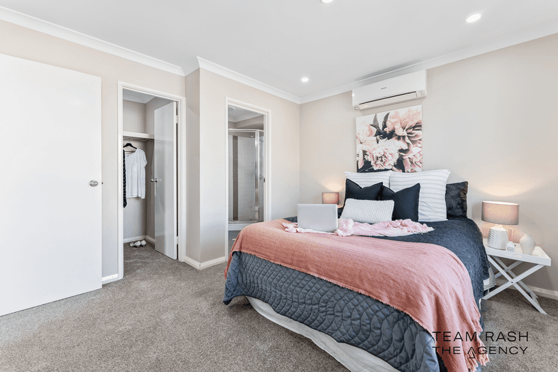 25/11 Hazlett Way, Canning Vale, WA 6155