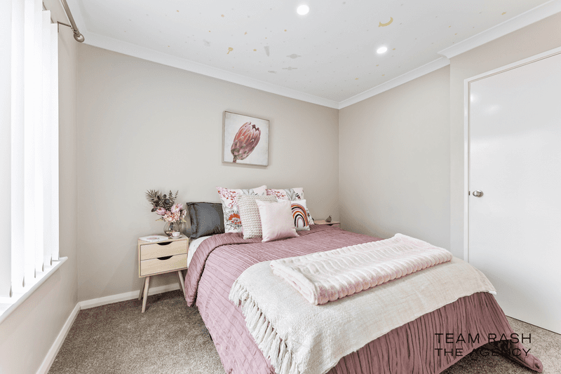 25/11 Hazlett Way, Canning Vale, WA 6155