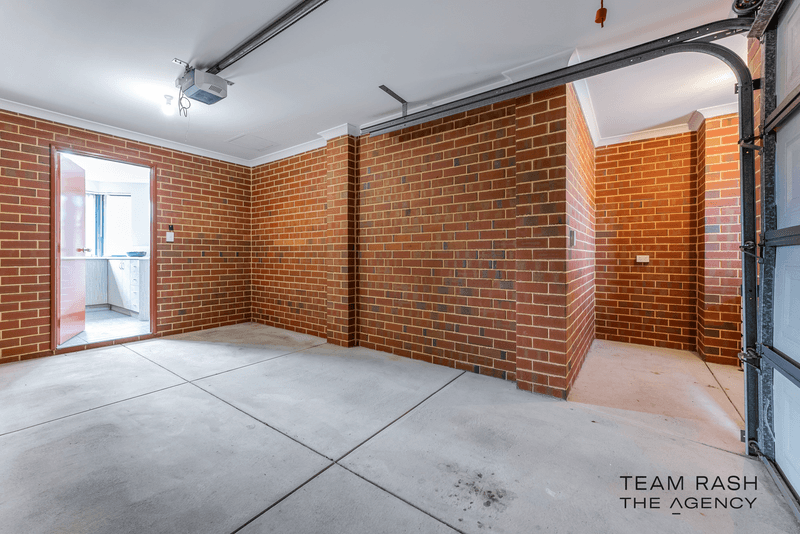 25/11 Hazlett Way, Canning Vale, WA 6155