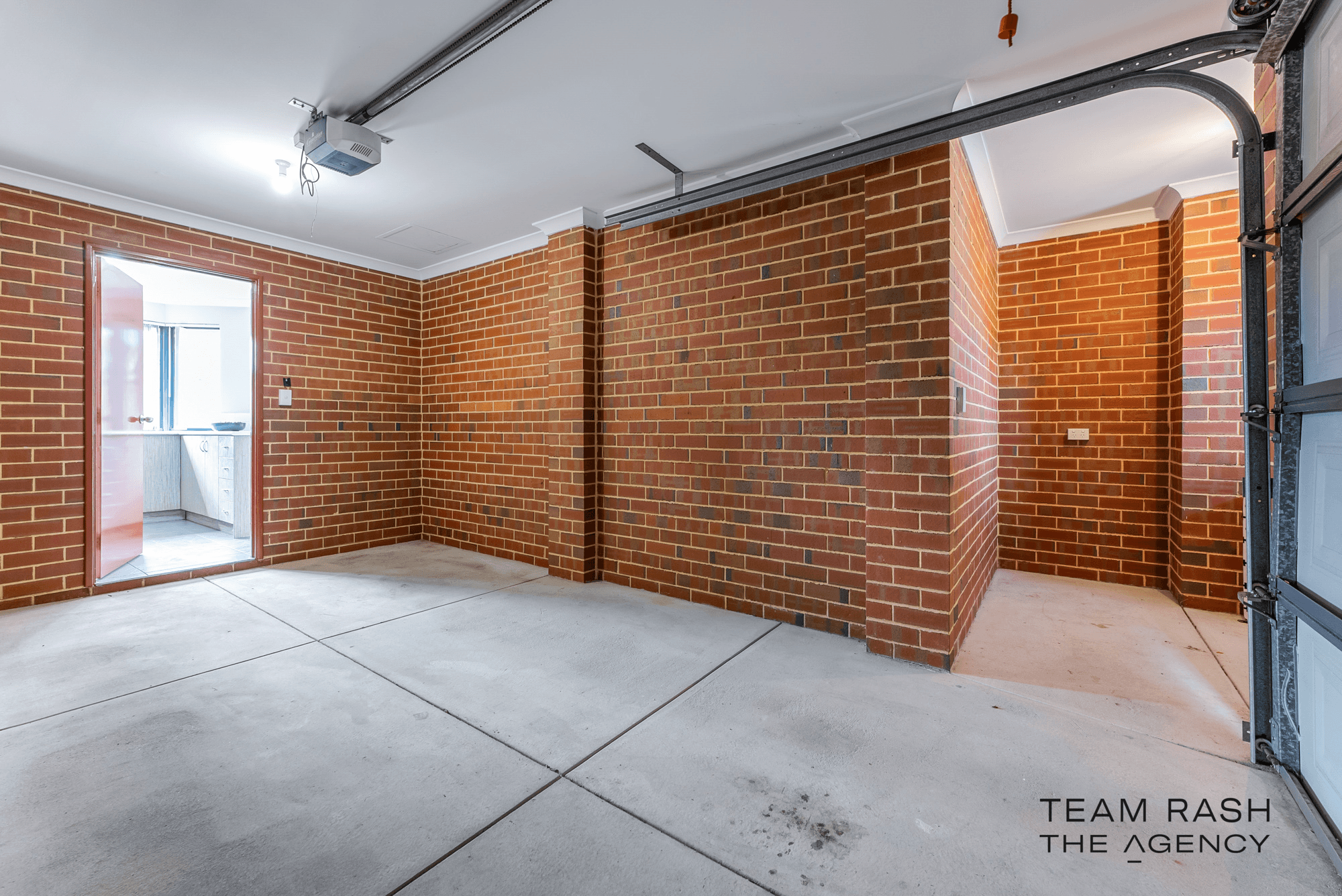 25/11 Hazlett Way, Canning Vale, WA 6155