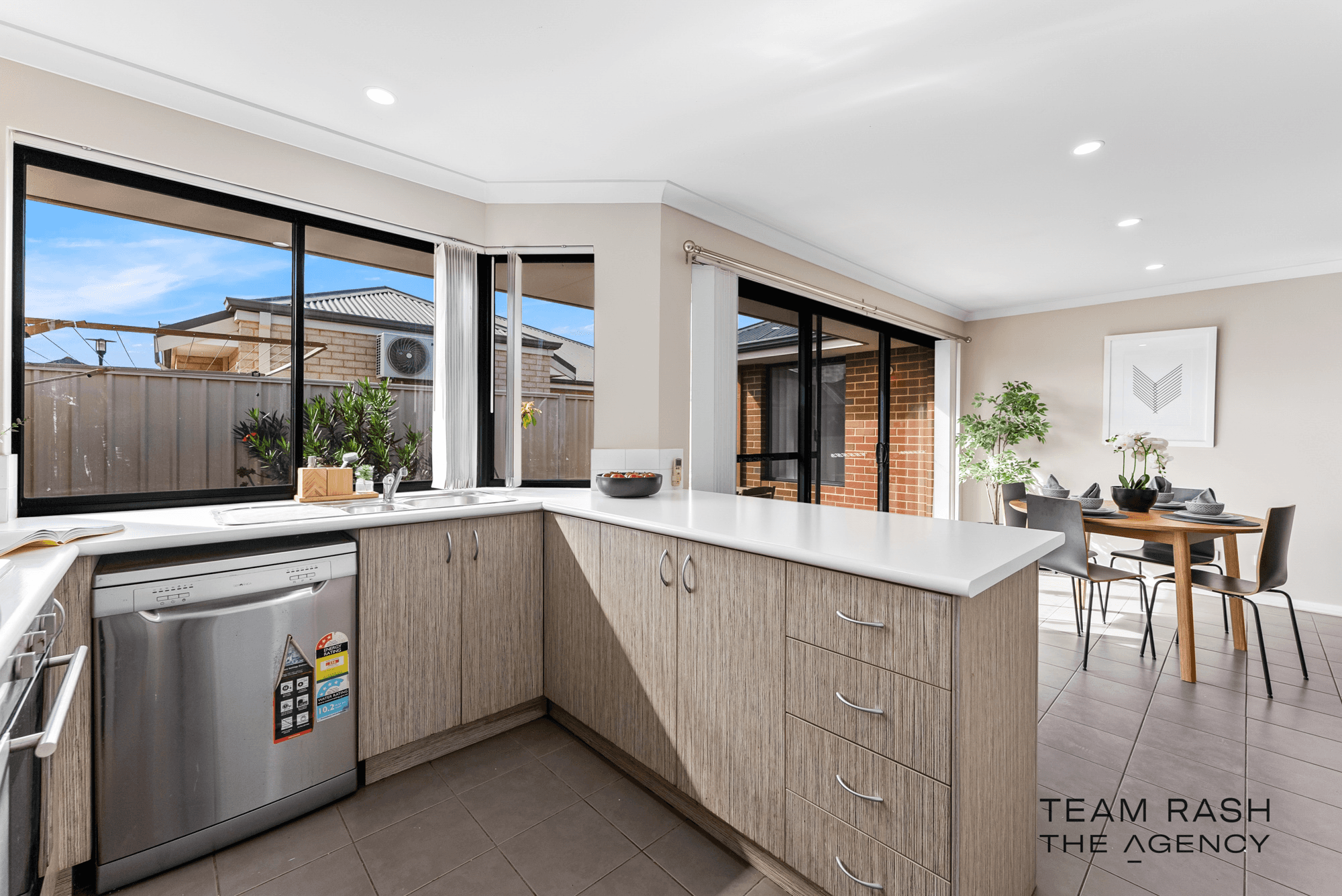 25/11 Hazlett Way, Canning Vale, WA 6155