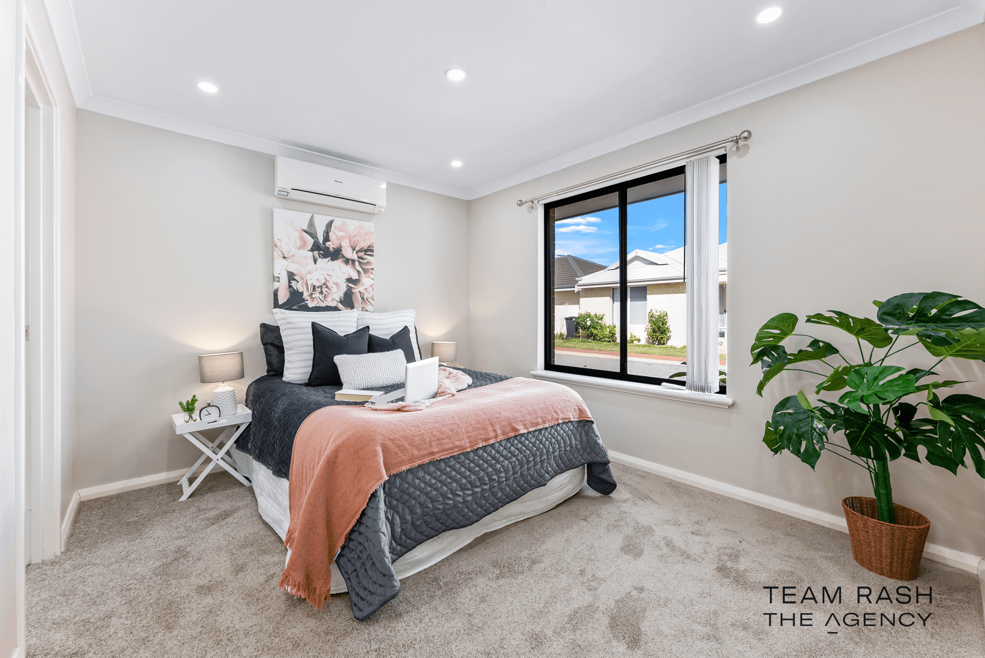 25/11 Hazlett Way, Canning Vale, WA 6155