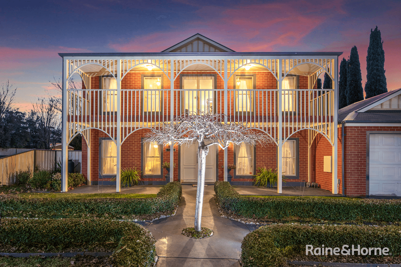 6 The Avenue, SUNBURY, VIC 3429