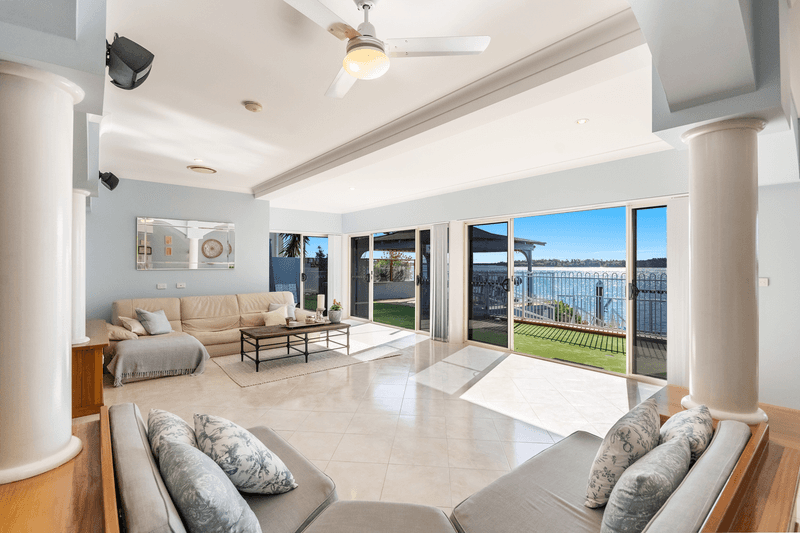 19 Edgewater Close, YAMBA, NSW 2464