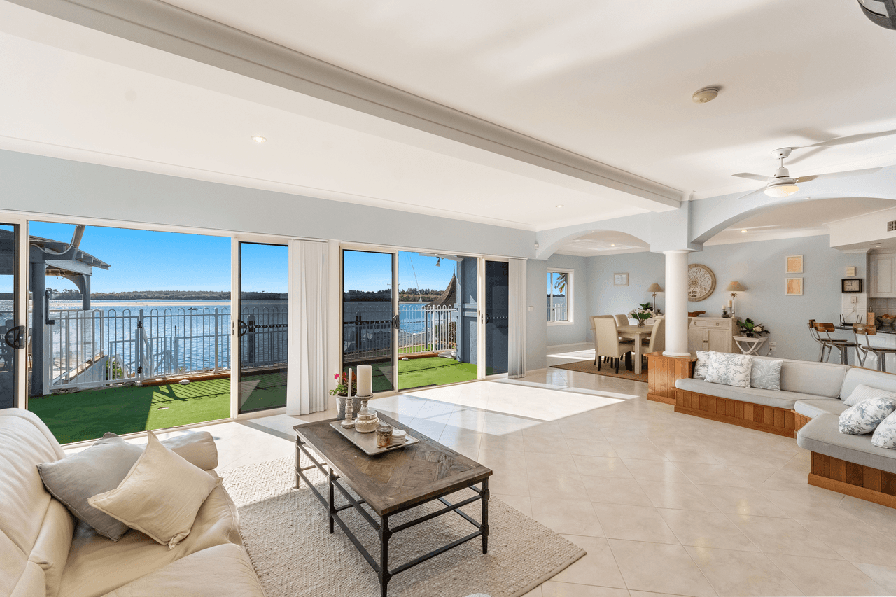 19 Edgewater Close, YAMBA, NSW 2464