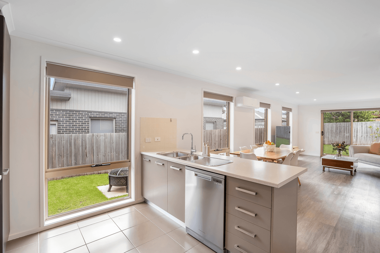 2/15 Horsham Road, OAKDOWNS, TAS 7019