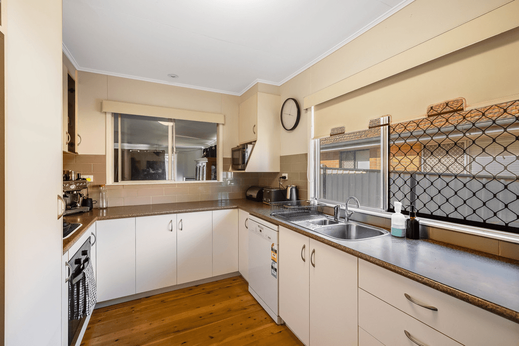 5 Clarice St, HARRISTOWN, QLD 4350