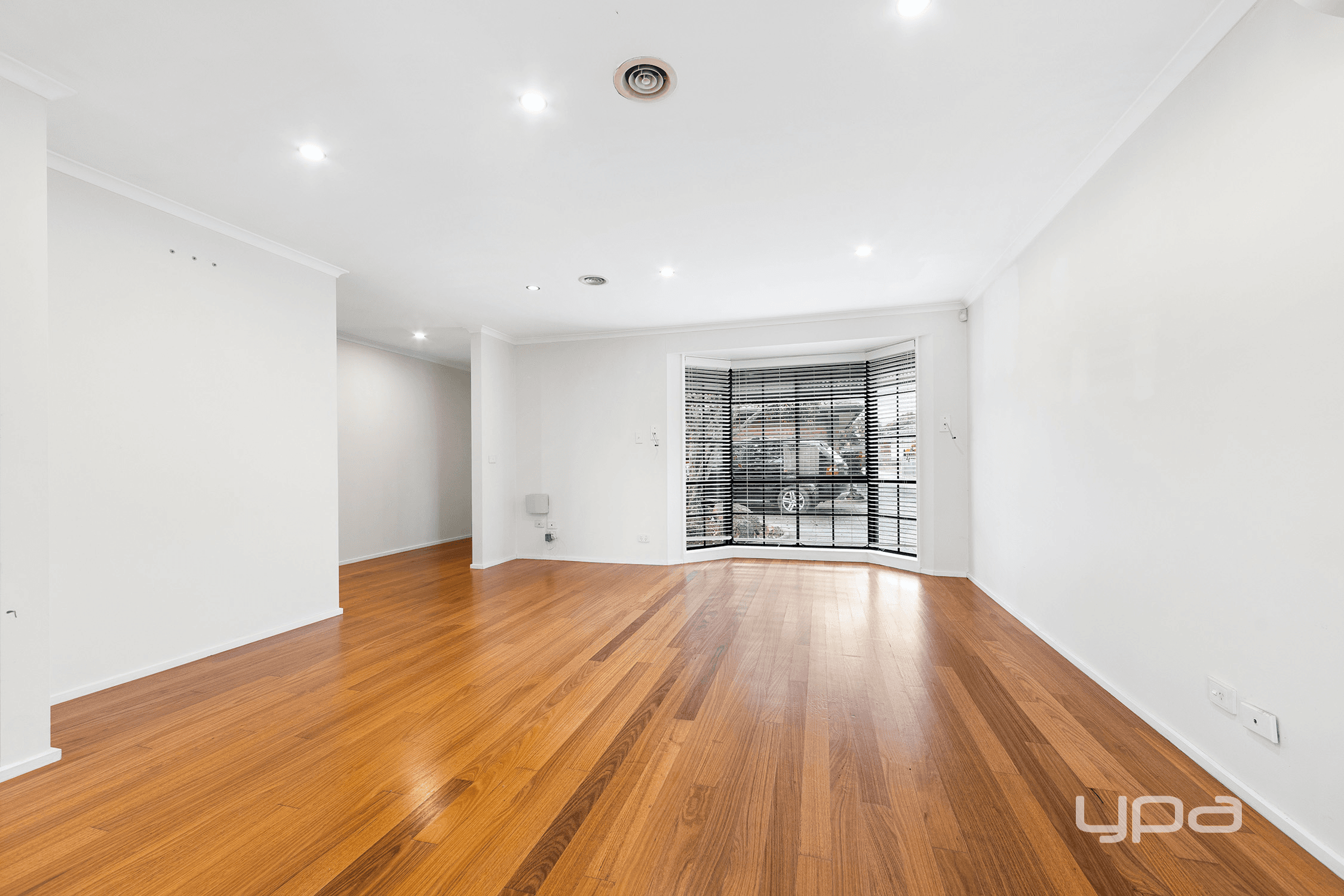 2/37 Galena Crescent, KINGS PARK, VIC 3021