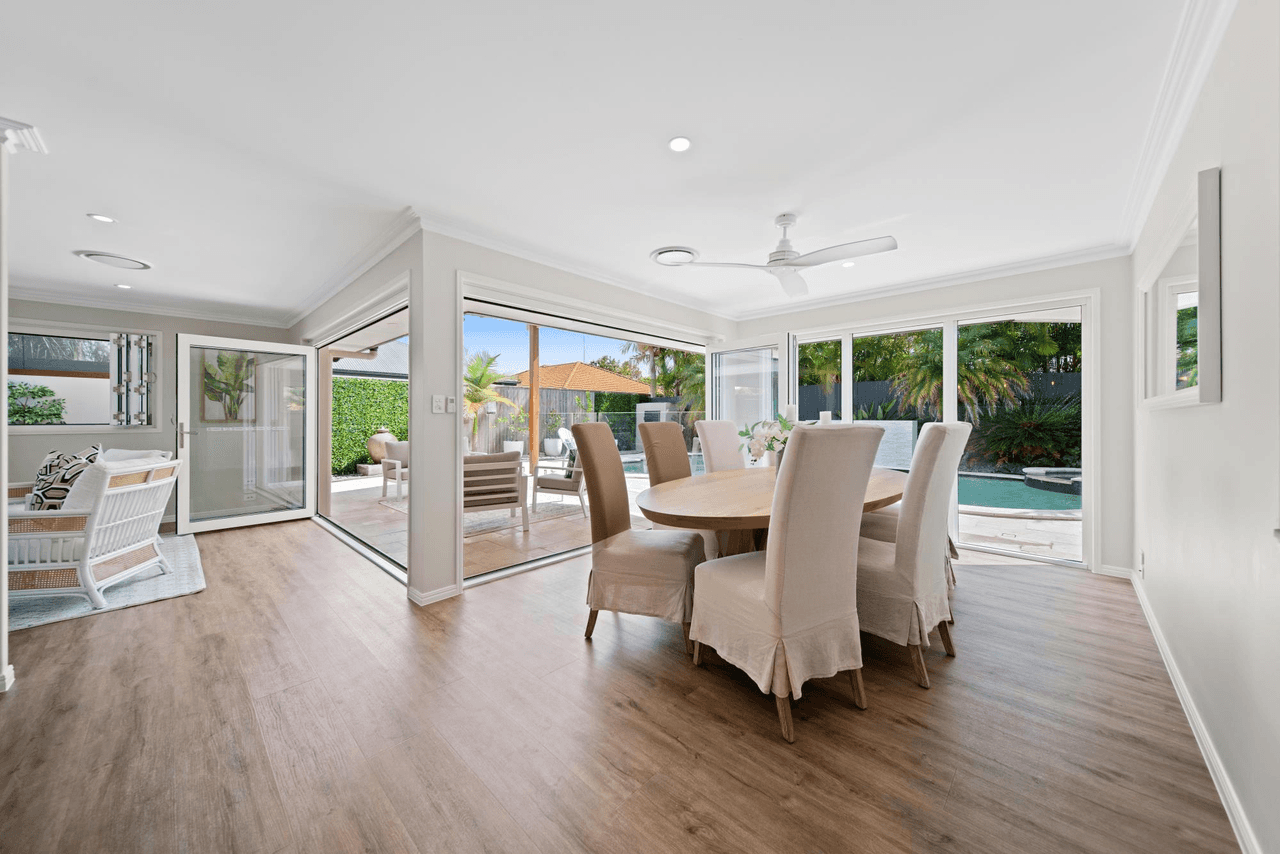 38 Wedgebill Parade, BURLEIGH WATERS, QLD 4220