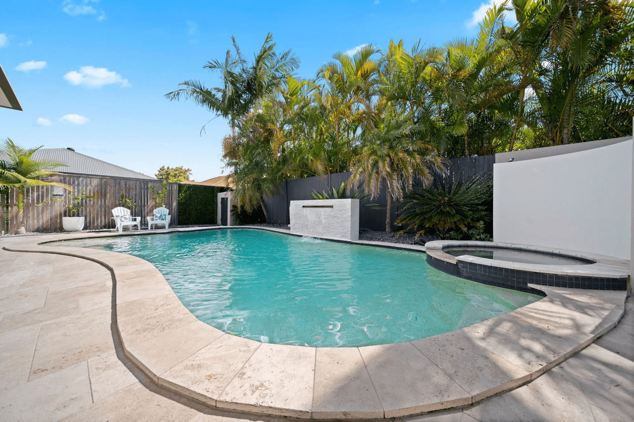 38 Wedgebill Parade, BURLEIGH WATERS, QLD 4220