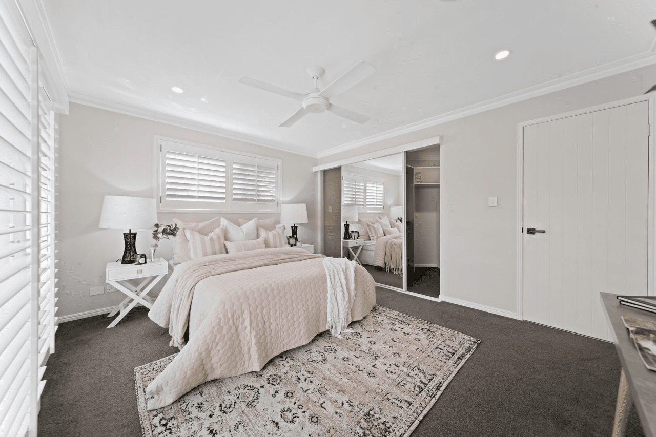 38 Wedgebill Parade, BURLEIGH WATERS, QLD 4220