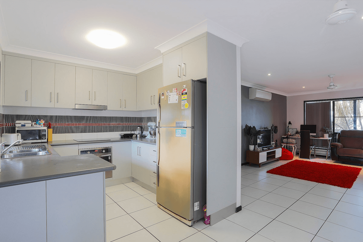 7 Central Drive, ANDERGROVE, QLD 4740