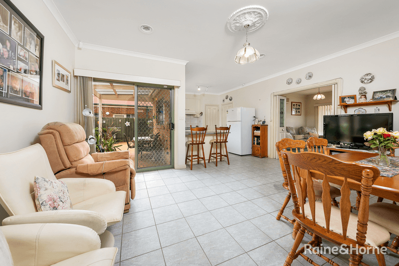 30 Thornton Avenue, SUNBURY, VIC 3429