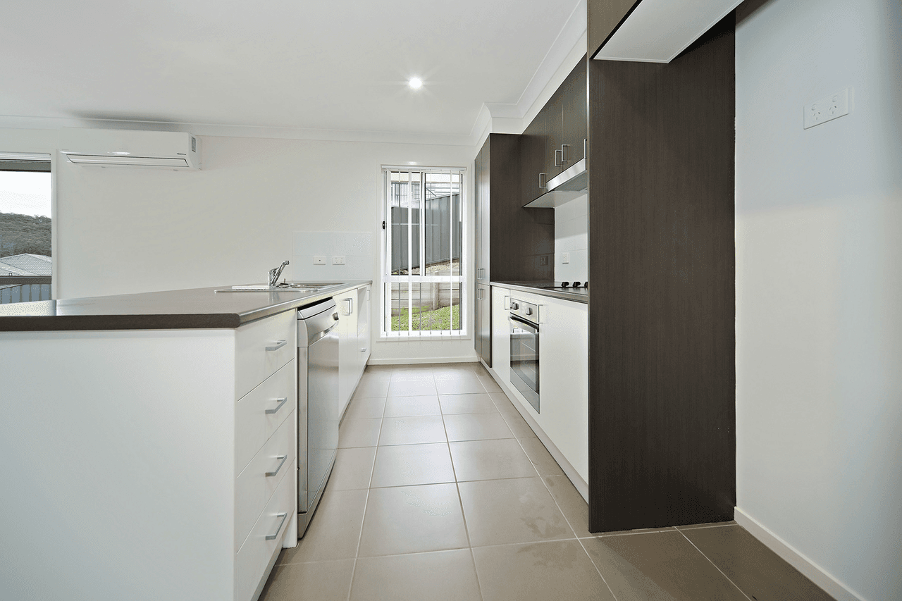 7 Yarborough Road, Cameron Park, NSW 2285