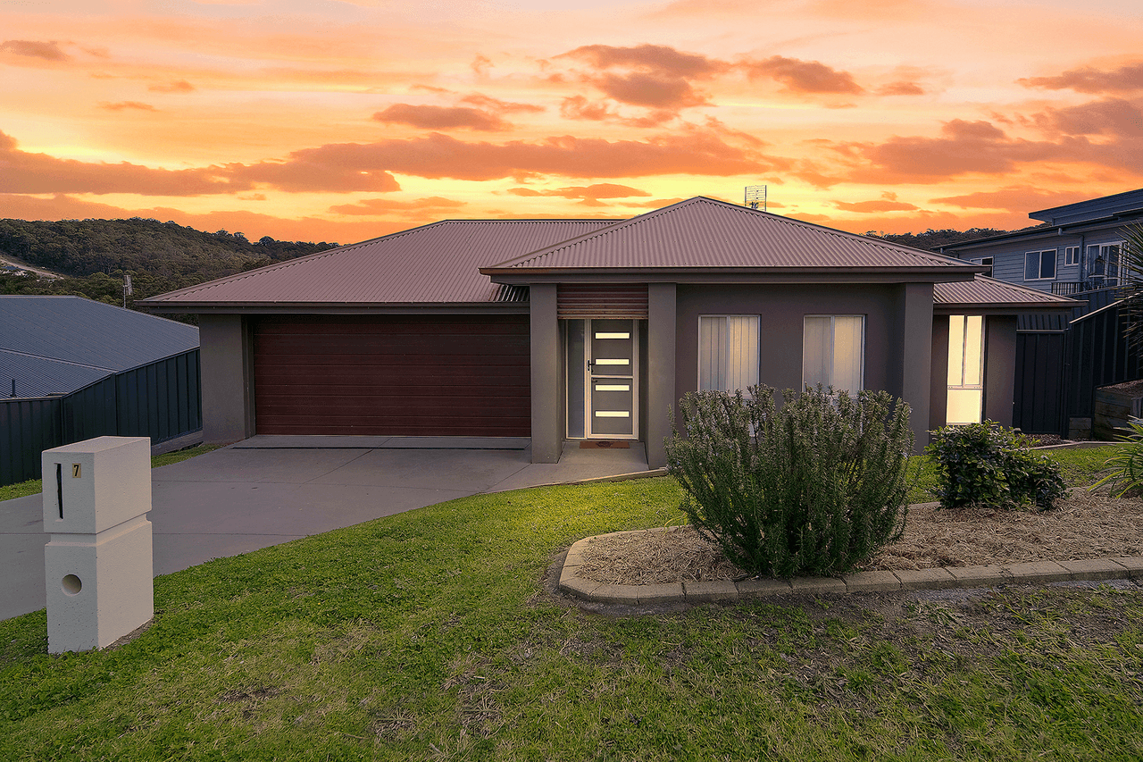 7 Yarborough Road, Cameron Park, NSW 2285