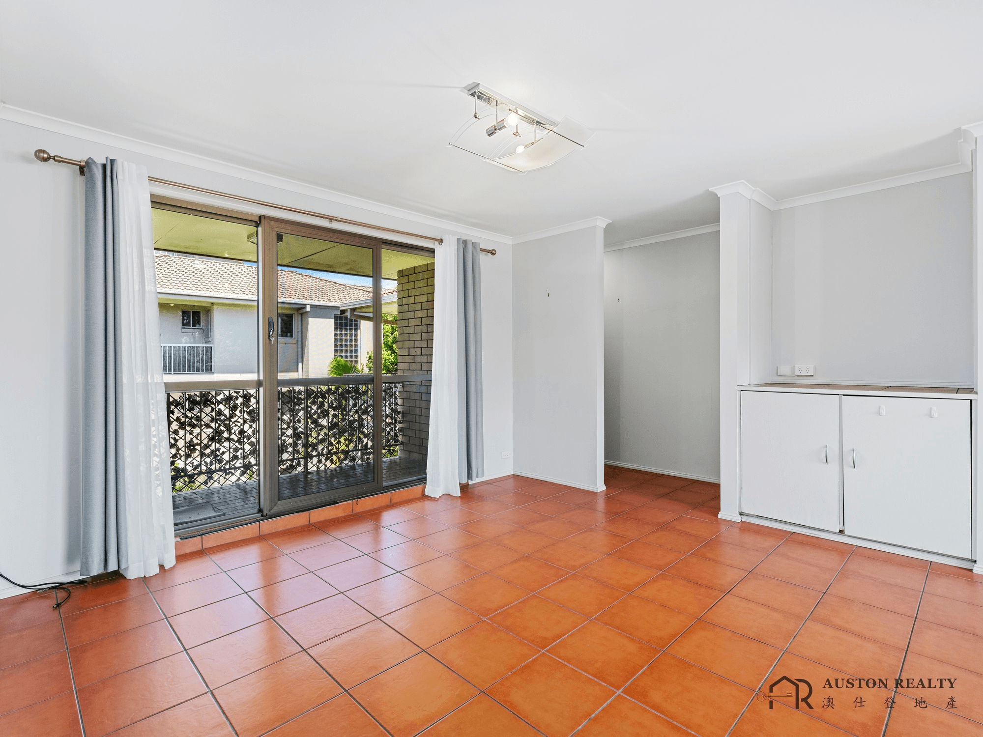 5/16 ROSEWOOD AVENUE, BROADBEACH, QLD 4218