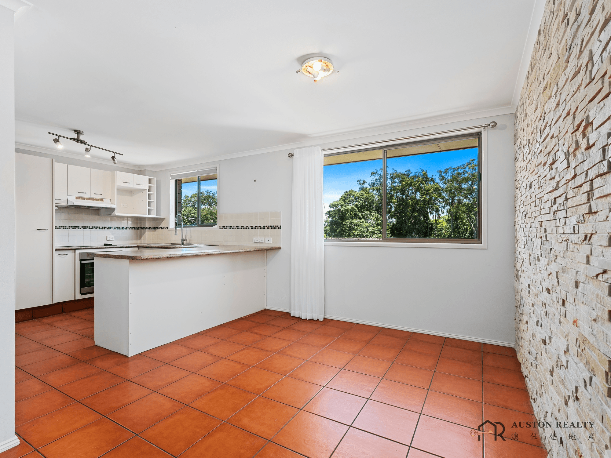 5/16 ROSEWOOD AVENUE, BROADBEACH, QLD 4218