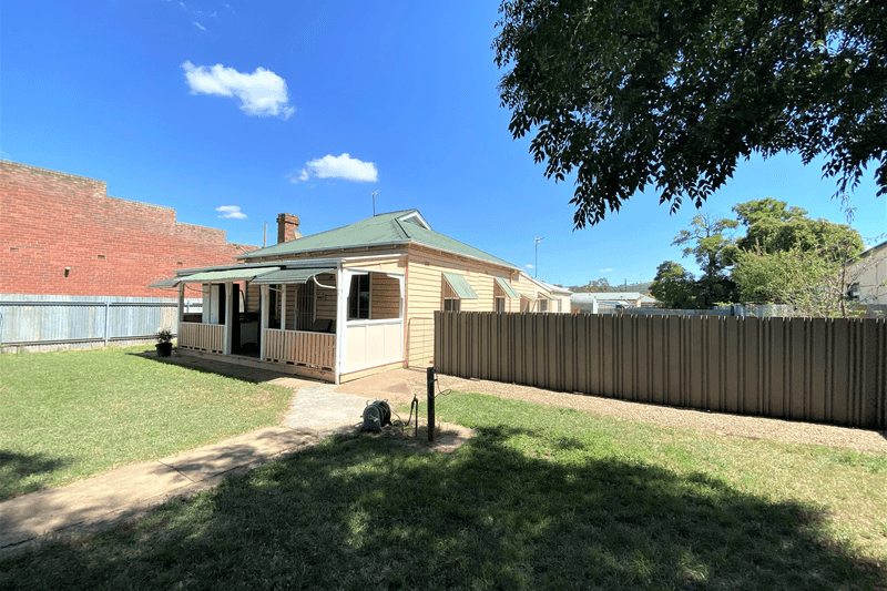 151 Sutton Street, Cootamundra, NSW 2590