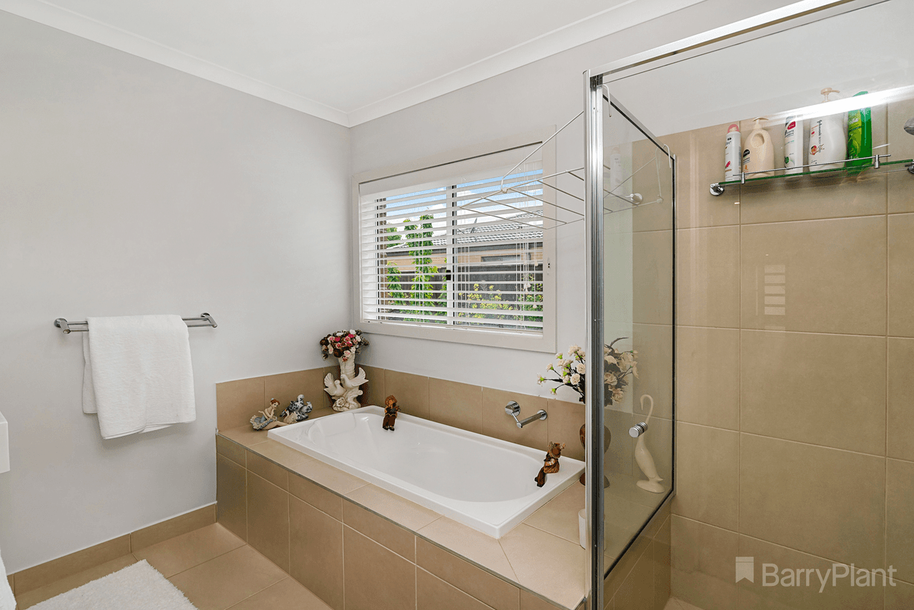 43  Angelas Way, SUNBURY, VIC 3429