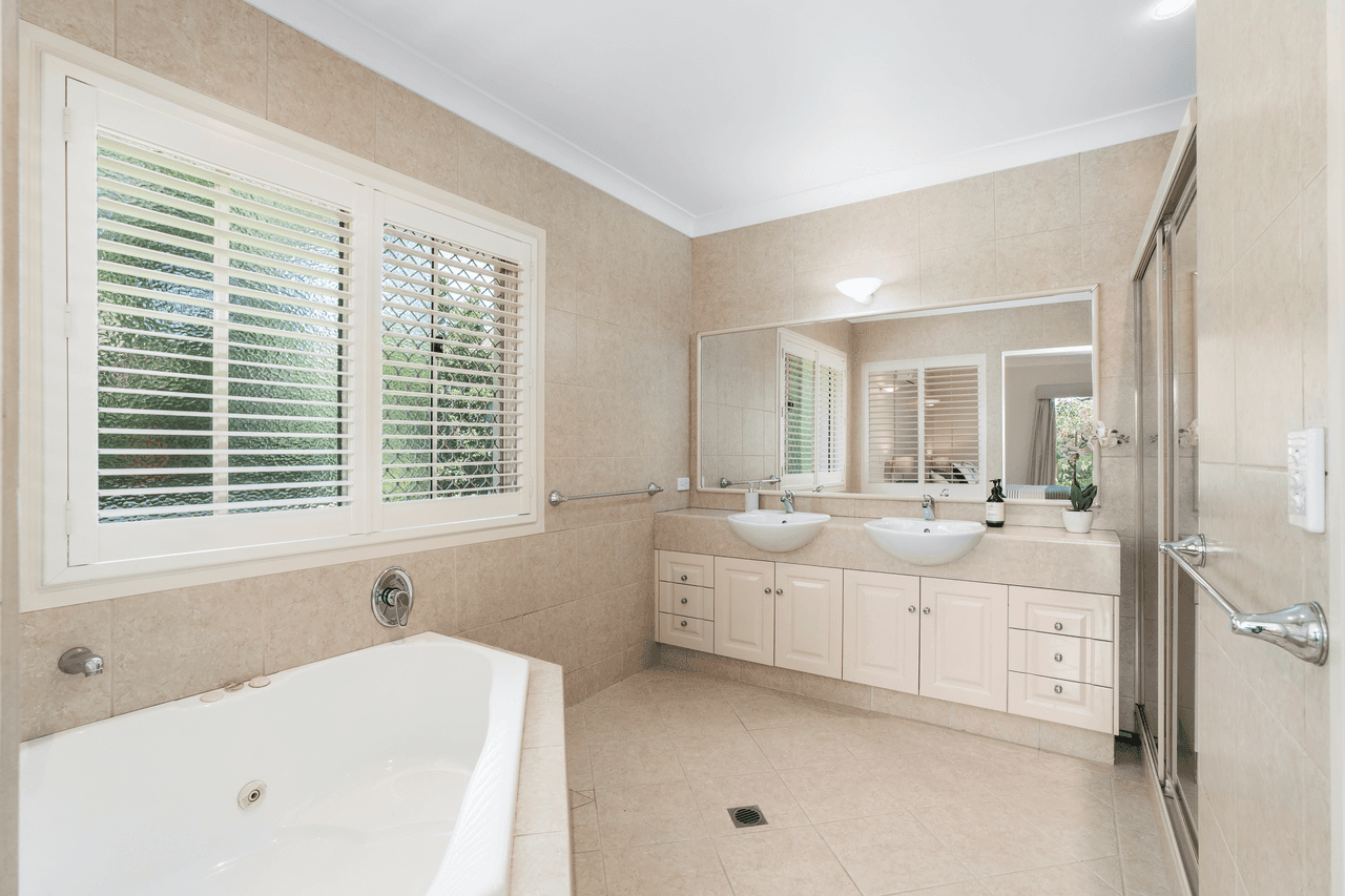 82 Lancewood Circuit, ROBINA, QLD 4226