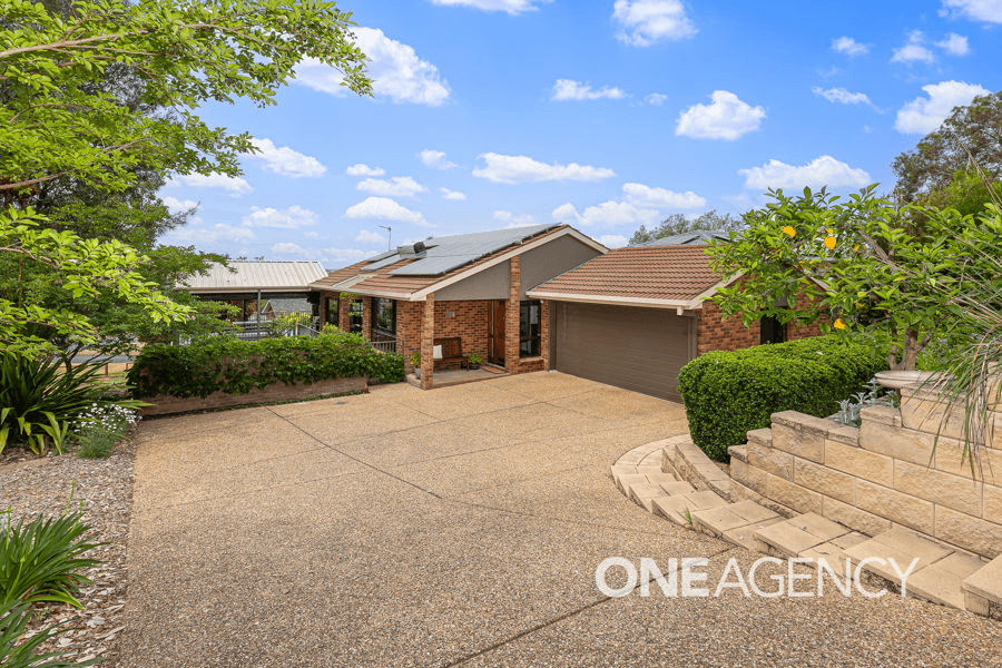 1 ANDREWS AVENUE, KOORINGAL, NSW 2650