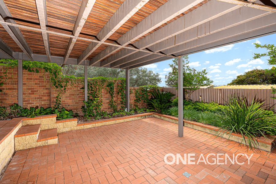 1 ANDREWS AVENUE, KOORINGAL, NSW 2650