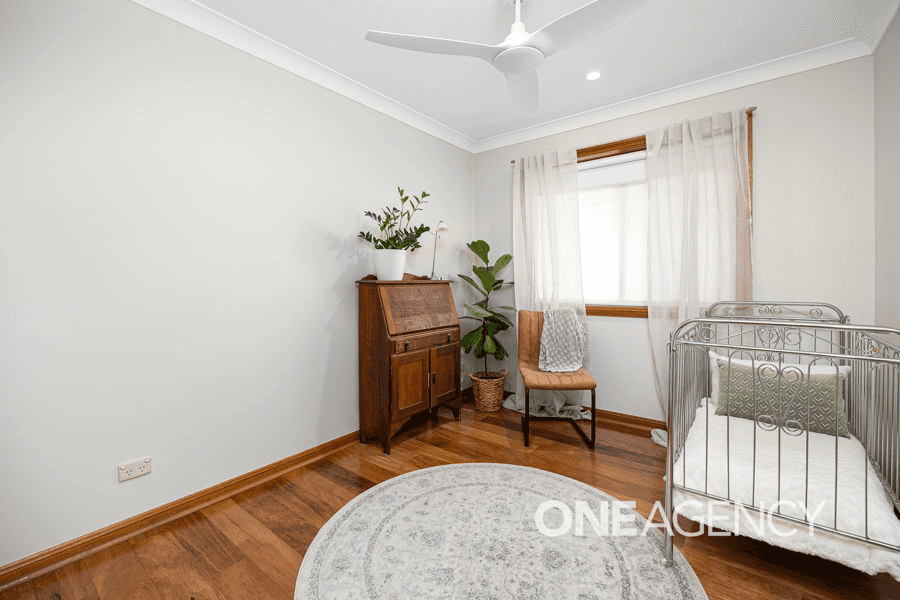 1 ANDREWS AVENUE, KOORINGAL, NSW 2650