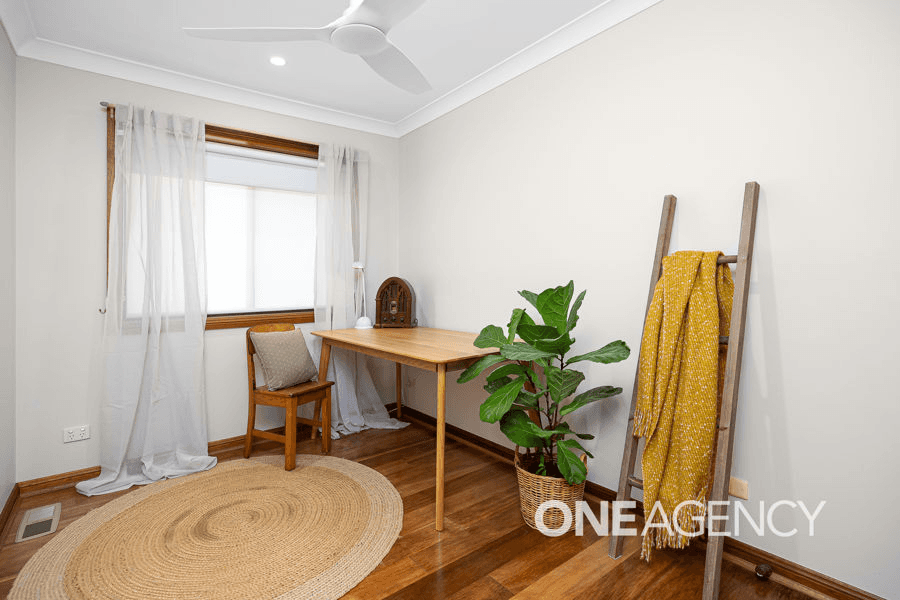 1 ANDREWS AVENUE, KOORINGAL, NSW 2650