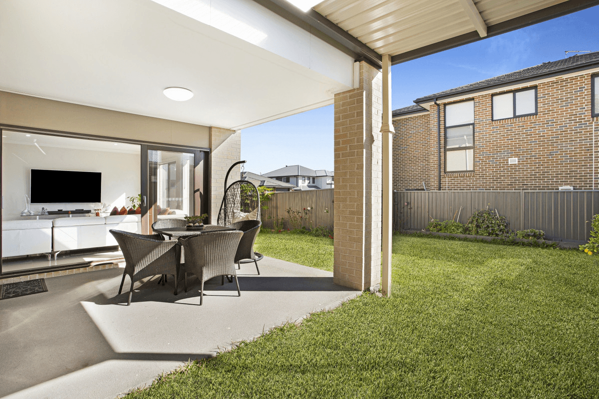 98 Commissioners Drive, Denham Court, NSW 2565