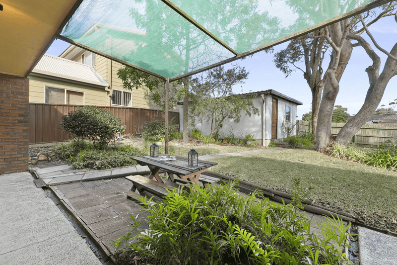 15 Barry Street, Bateau Bay, NSW 2261