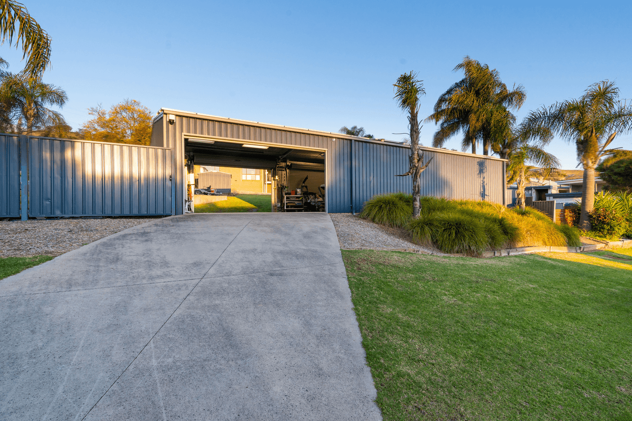 6 Hillcrest Avenue, BELLBRIDGE, VIC 3691