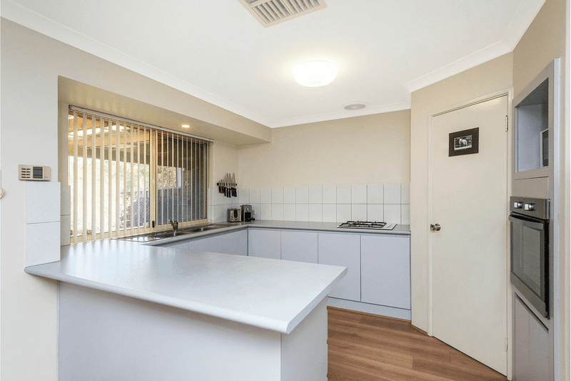 Unit 8/12 Heron Place, MADDINGTON, WA 6109