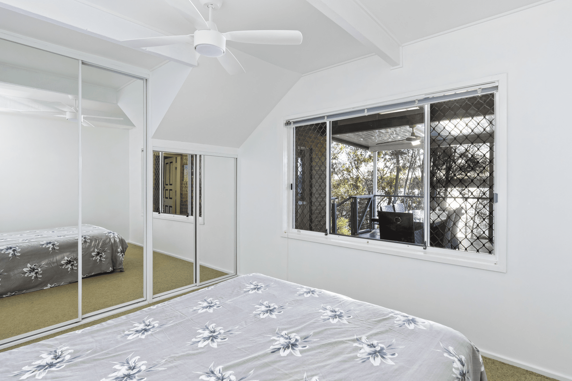 35 Macquarie Road, Mannering Park, NSW 2259