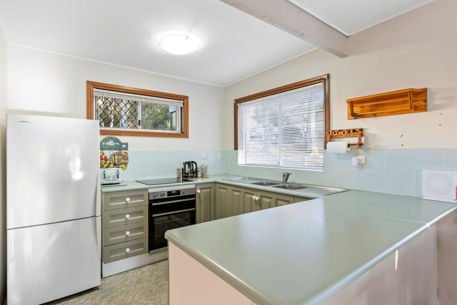 35 Macquarie Road, Mannering Park, NSW 2259