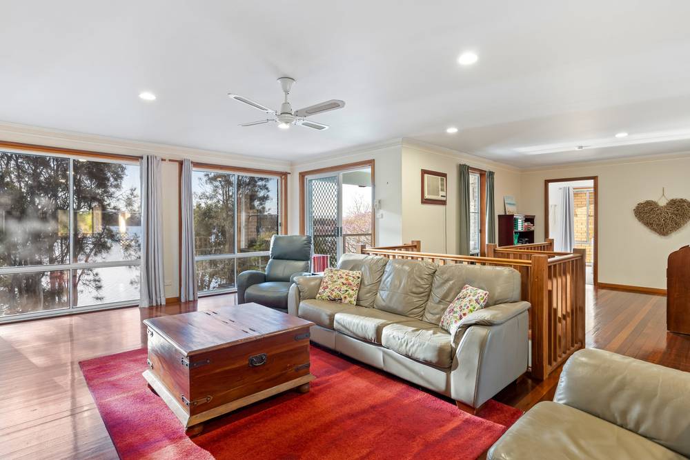 35 Macquarie Road, Mannering Park, NSW 2259