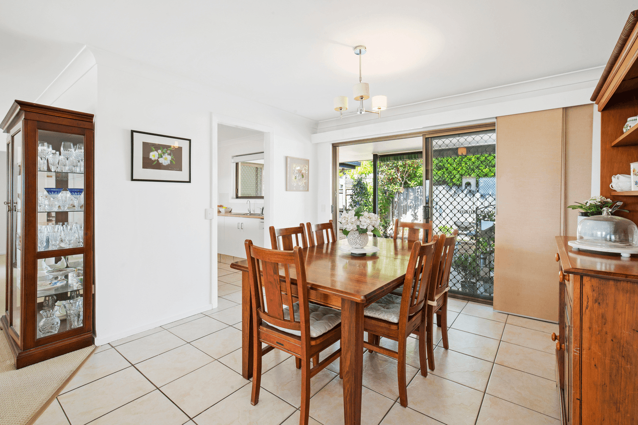 5 Summit Crescent, CARRARA, QLD 4211