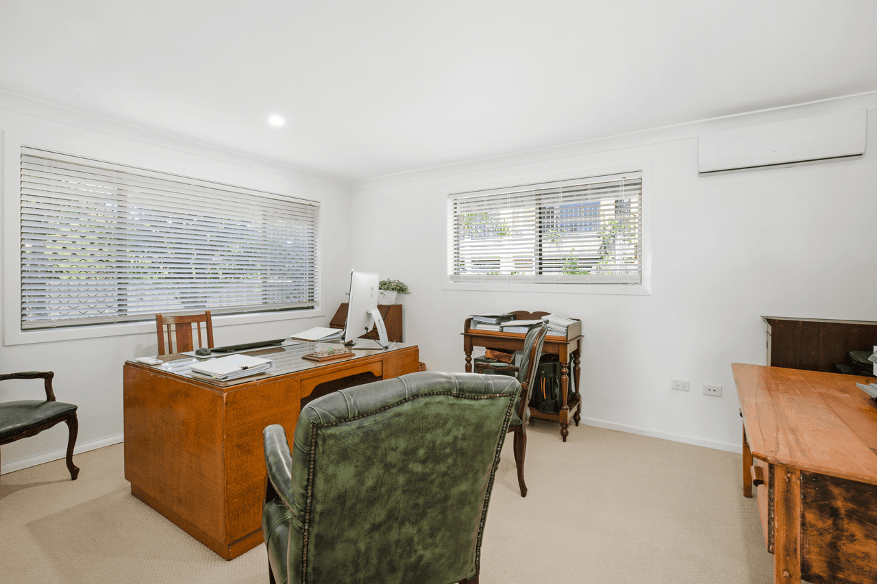 5 Summit Crescent, CARRARA, QLD 4211