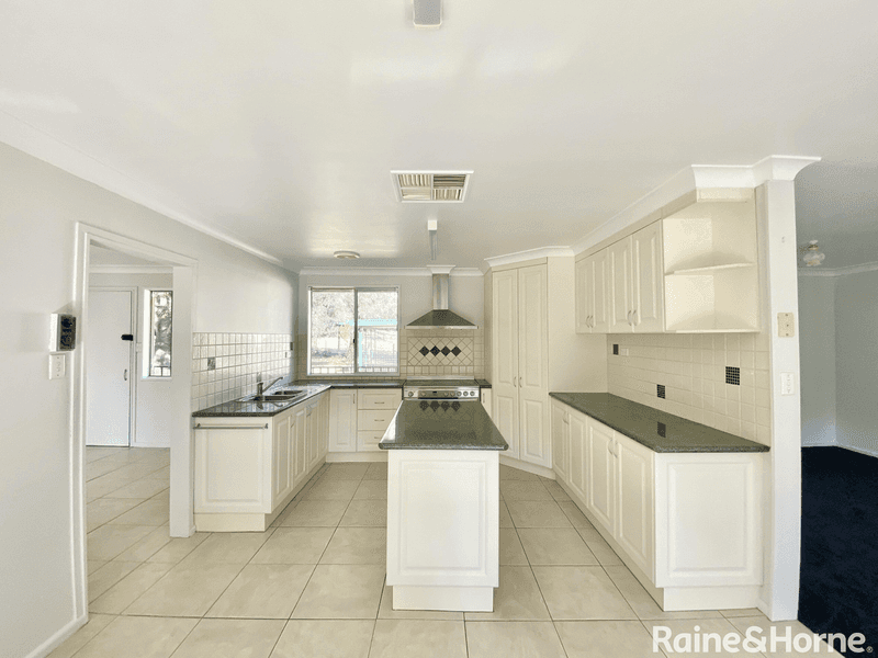 836 Henry Lawson Way, YOUNG, NSW 2594