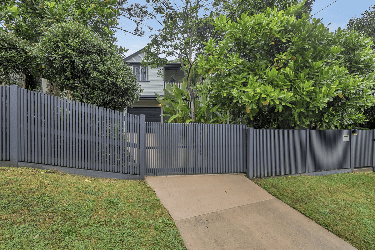 77 Tranters Avenue, Camp Hill, QLD 4152