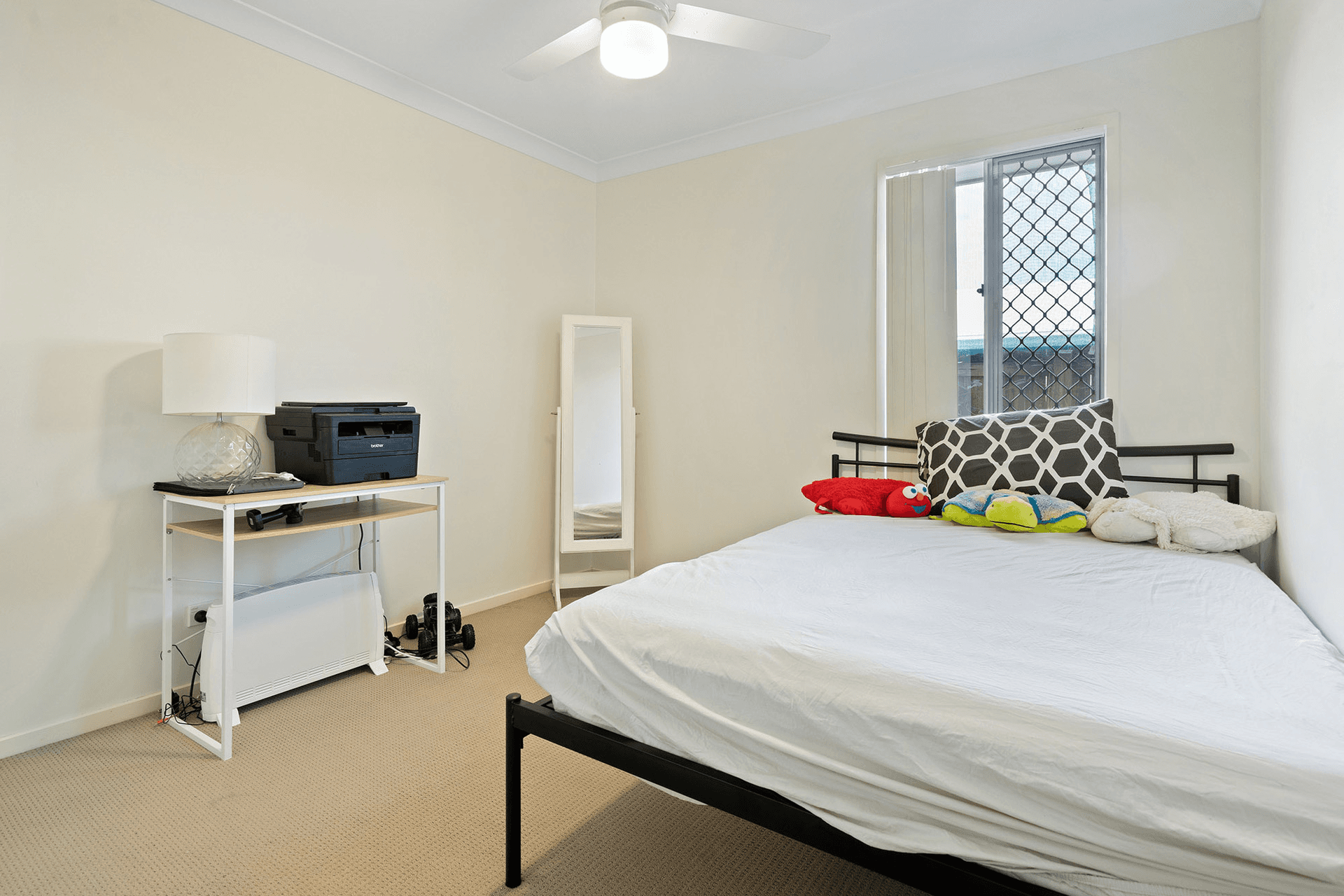 2 Appian Way, Loganlea, QLD 4131