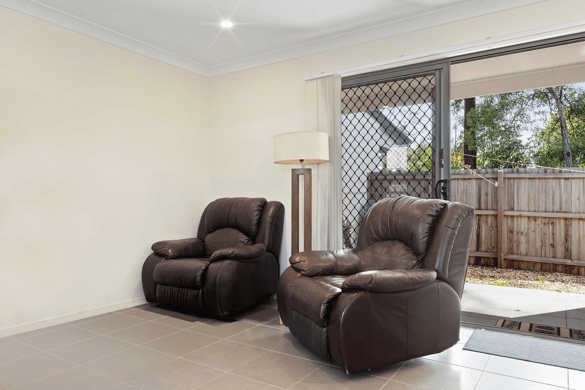 2 Appian Way, Loganlea, QLD 4131