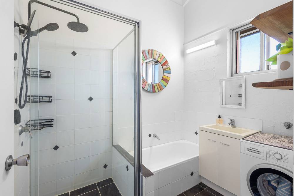 1/21 Pangarinda Place, MOOLOOLABA, QLD 4557