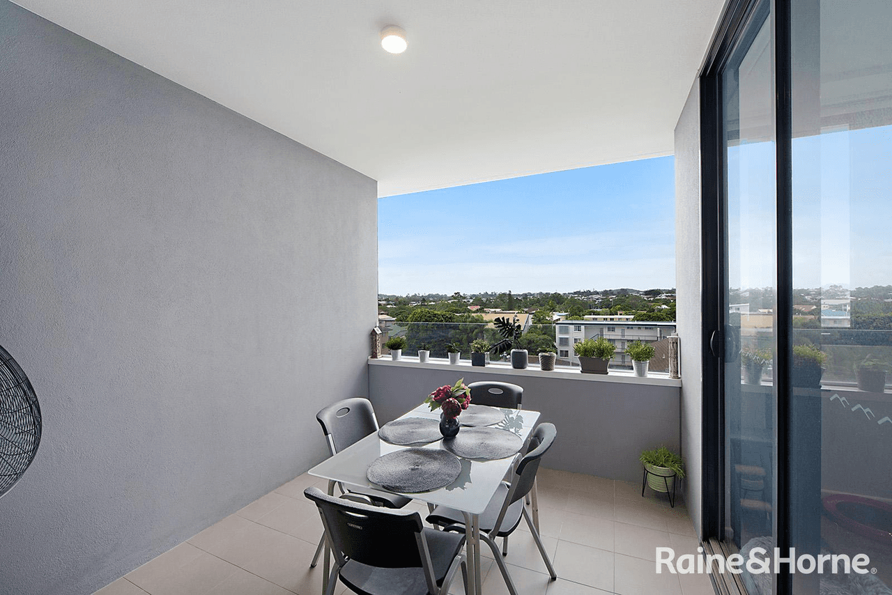 2054/123 Cavendish Road, COORPAROO, QLD 4151