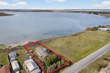 39 Mundoo Channel Drive, Hindmarsh Island, SA 5214