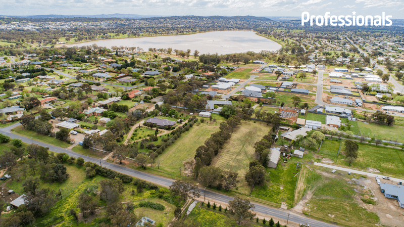 Prince Place, Lake Albert, NSW 2650