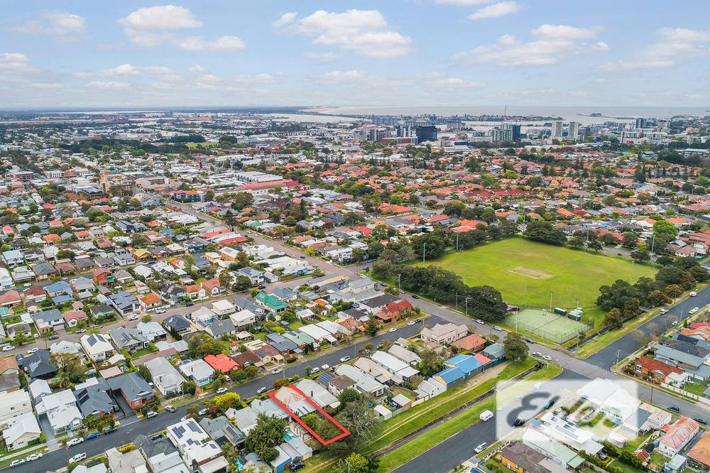 13 Park Street, Hamilton South, NSW 2303